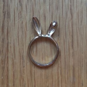 Floppy bunny ears ring